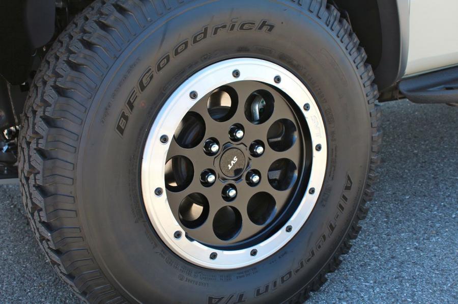  Ford F-150 SVT Raptor 2013 года  (фото 25 из 45)
